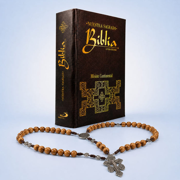 Biblia católica con escapulario